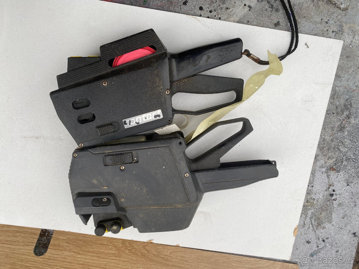 Etiketovací kleště