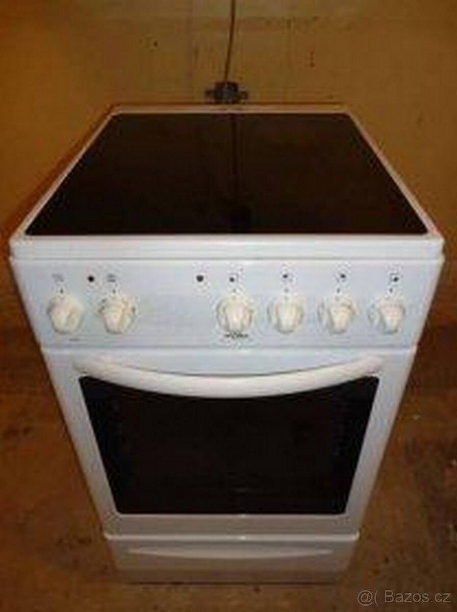 sklokeramický sporák, multifunkční trouba