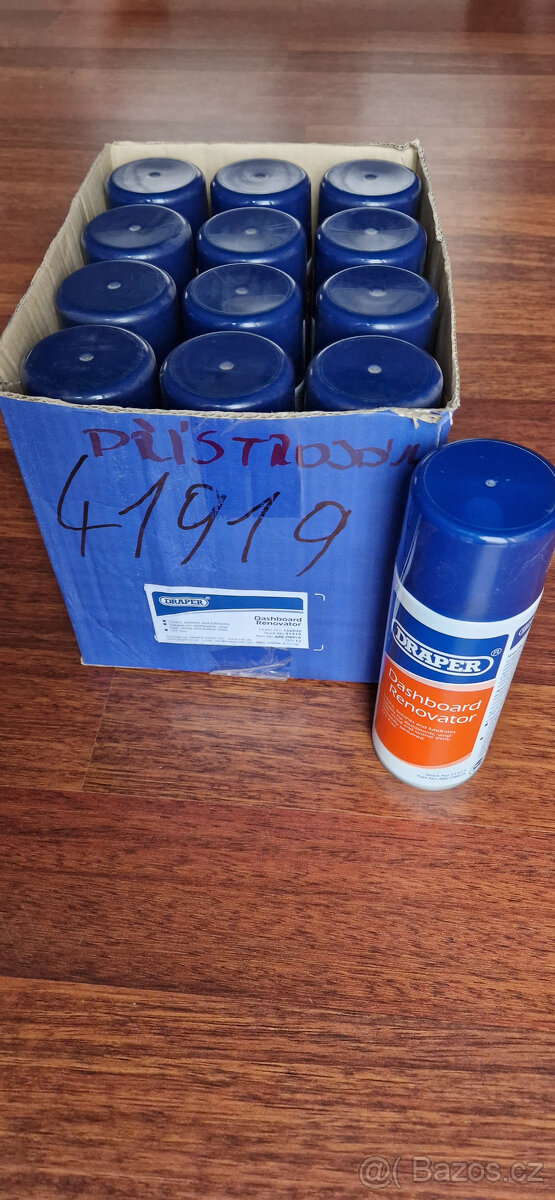 Čistič přístrojové desky, kokpit sprej