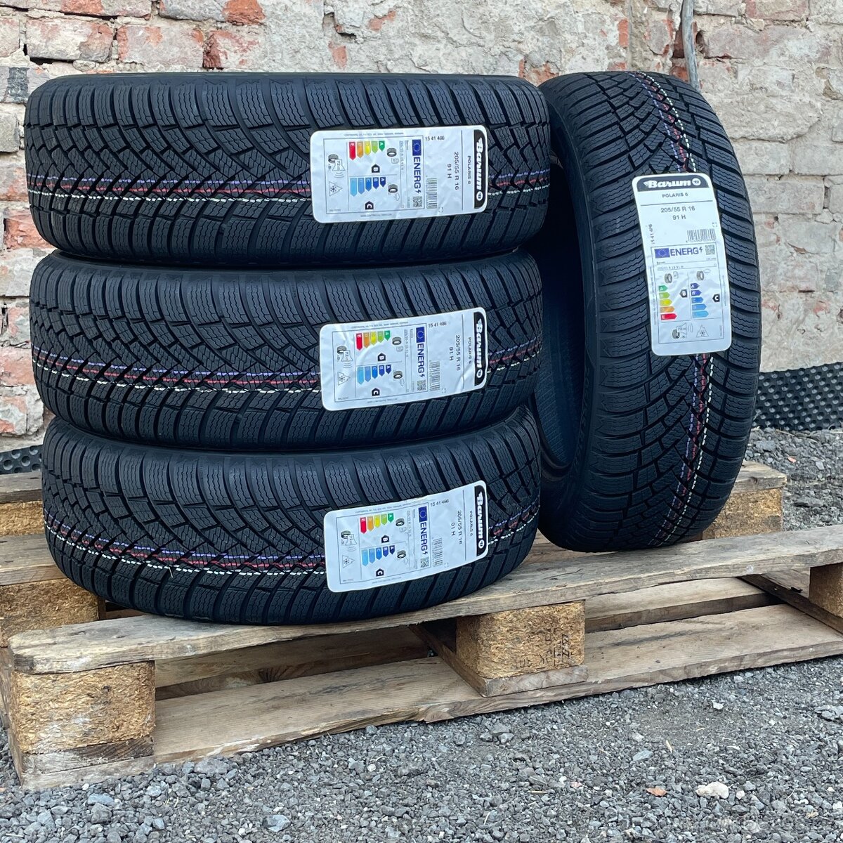 Nove Zimni pneu 205/55 R16 91H Barum
