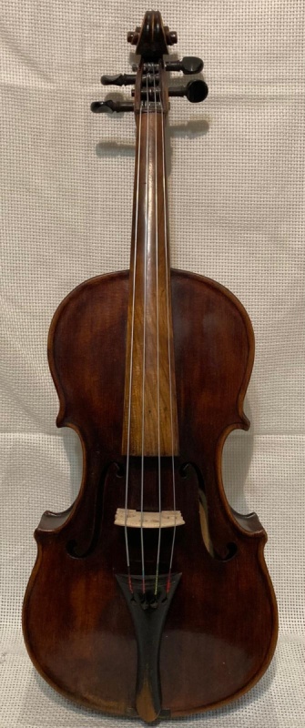 Replika barokní violy s širokými luby