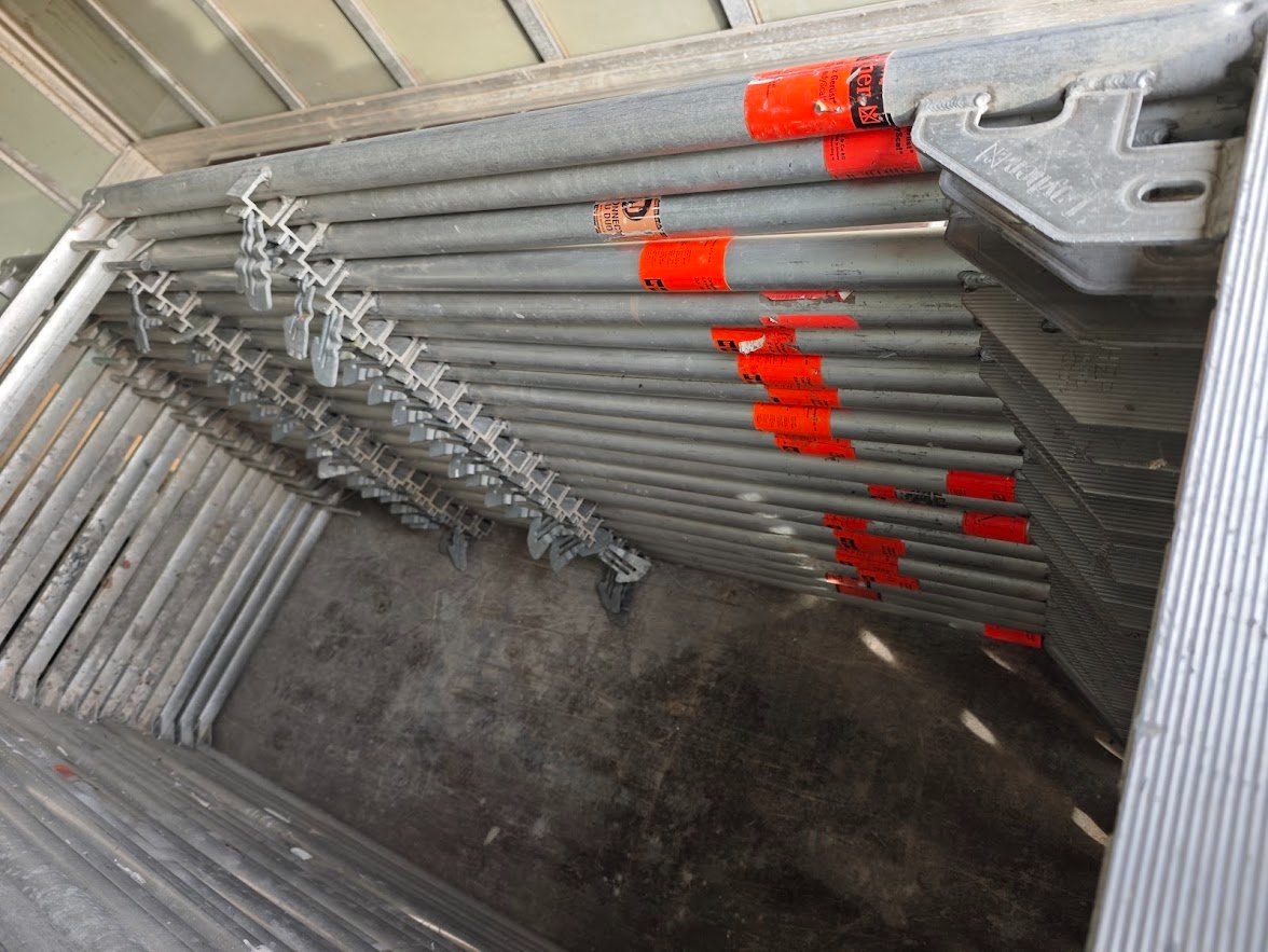 HLINÍKOVÉ LEŠENÍ LAYHER BLITZ 73 - cca 100m2 prodám