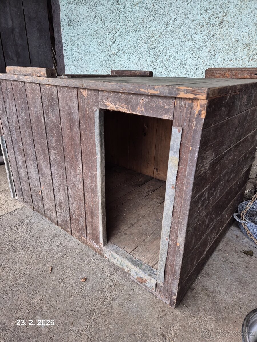 Nezateplena psi bouda