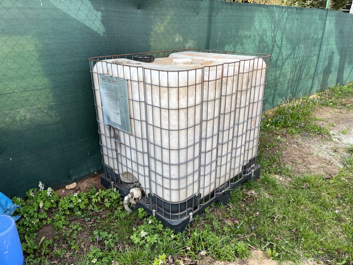 ICB nádrž kontejner 1000l