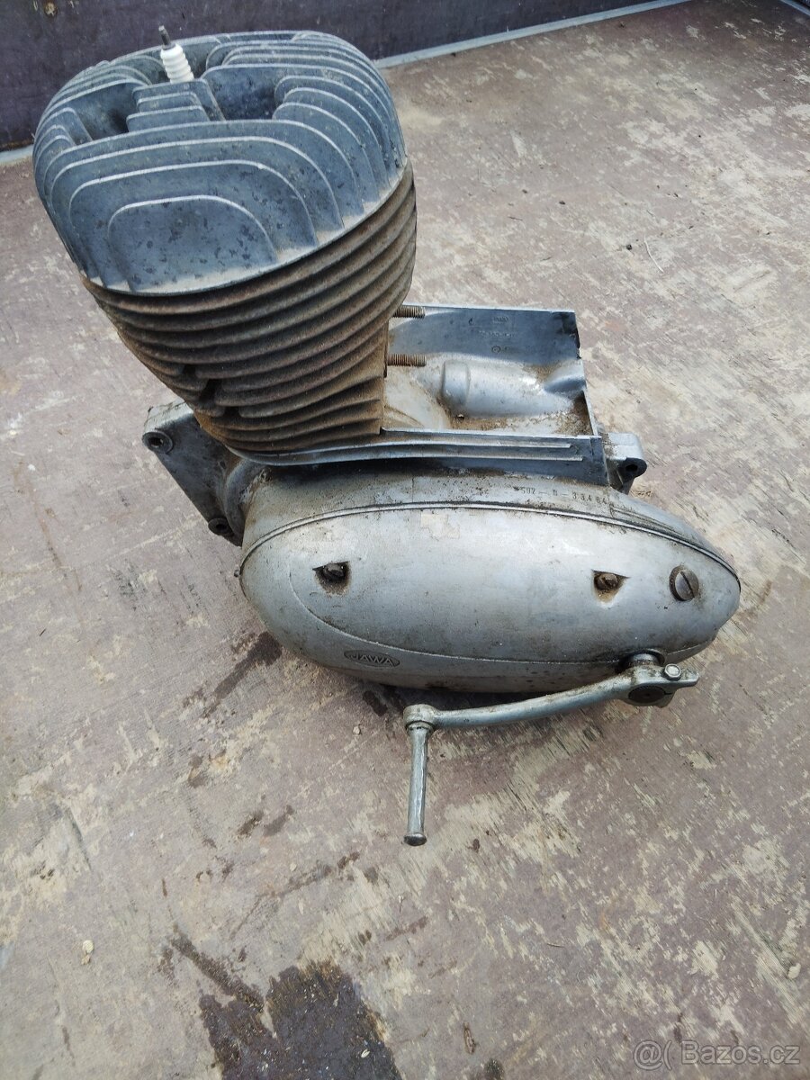 Motor Jawa 250