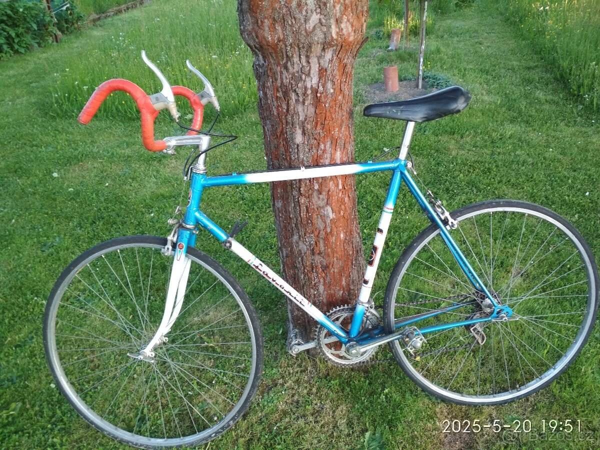 Jízdní kola Favorit