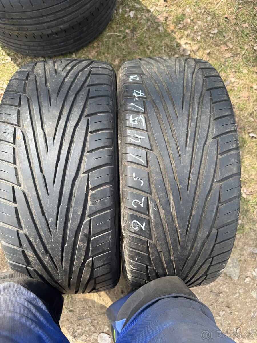 225/45/17 2ks