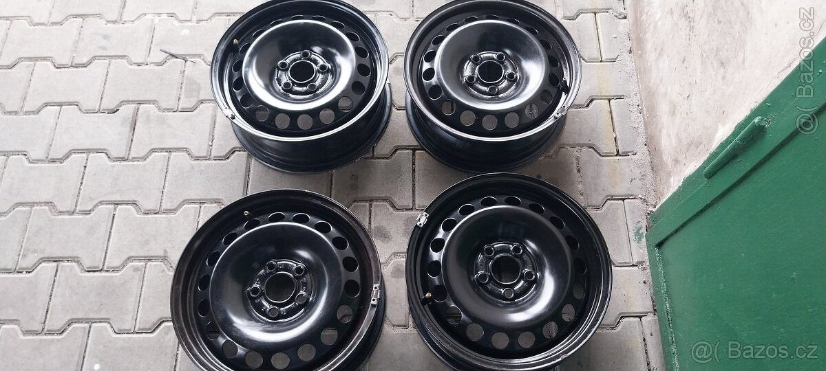 Prodám 4 x ocel.disk Škoda,VW 5,5 x 15 ET 40 rozteč 5 x 100