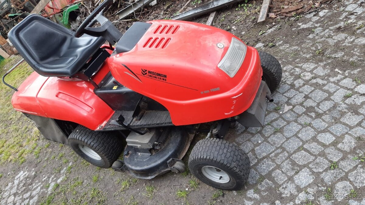žací traktor Wisconsin