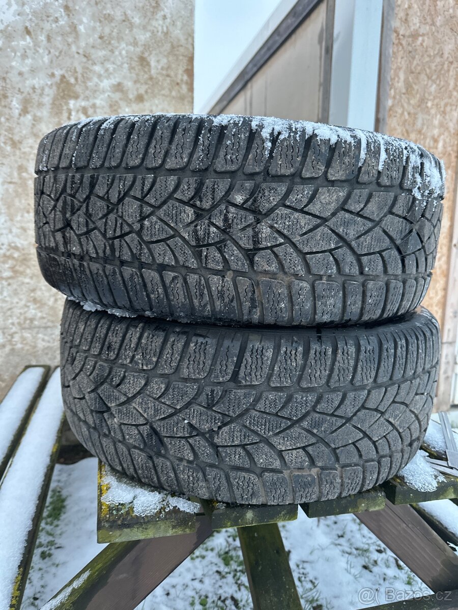 Zimní Dunlop 234/40 r19