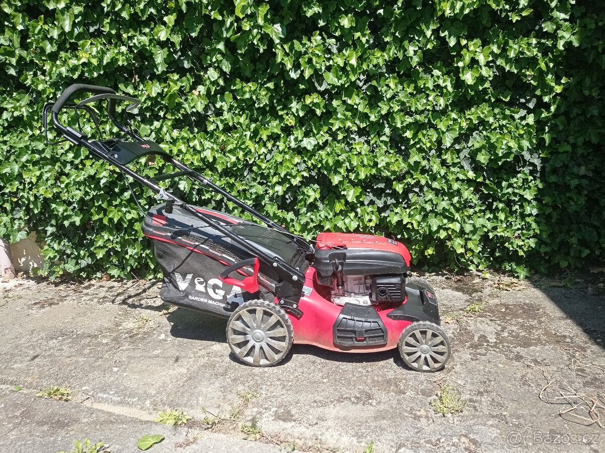 Benzínová sekačka Vega 46 HWXV