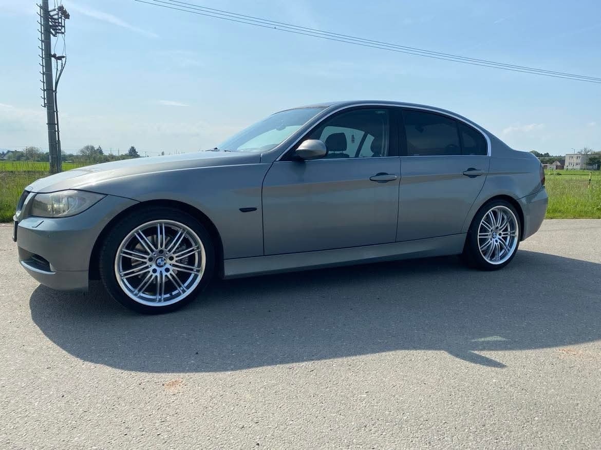 BMW E90 325i 2006