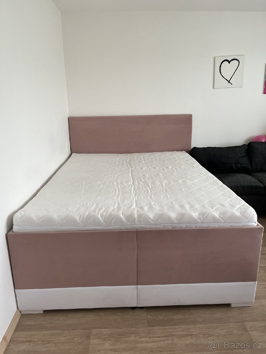 Postel s velkým úložným prostorem+matrace