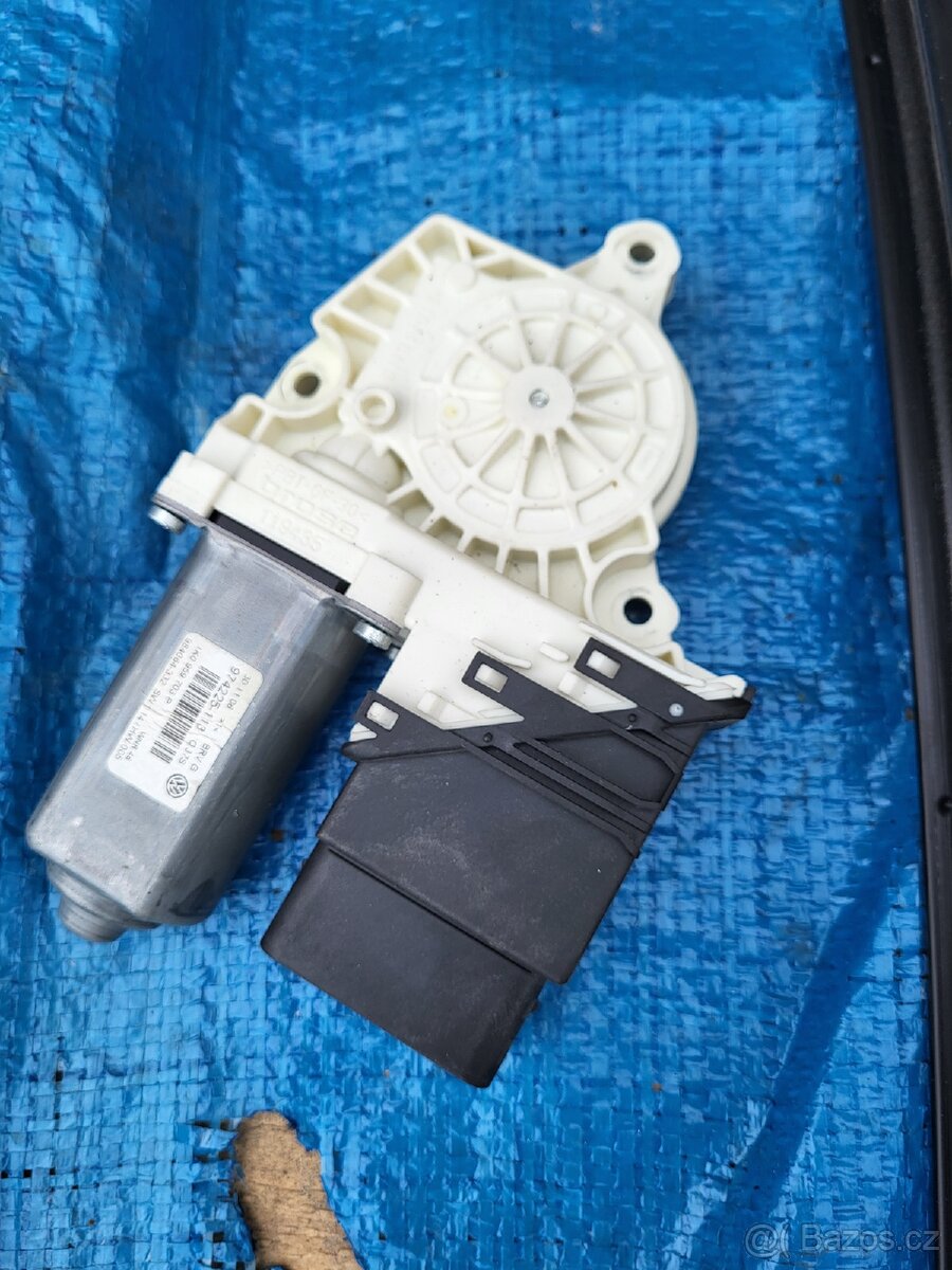 VW Passat B6 motor stahovačky levý zadní