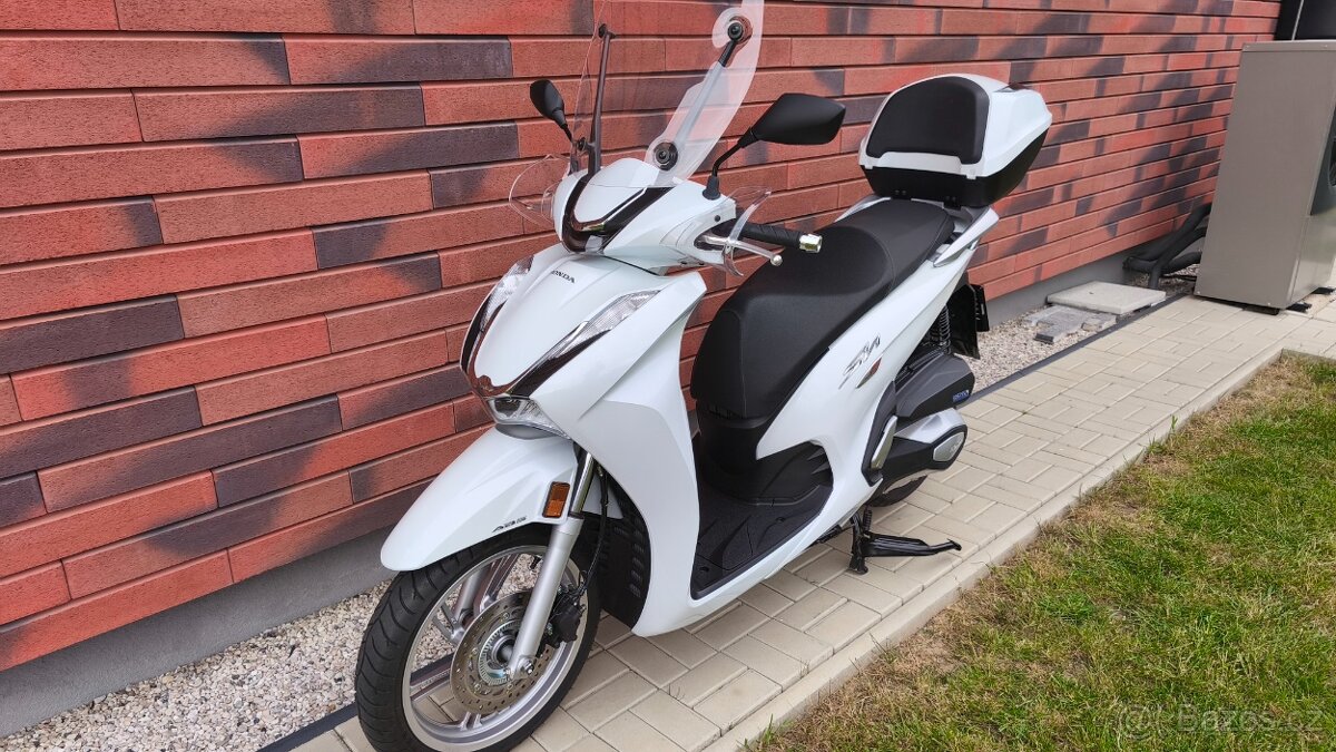 Honda SH 350i Nový skútr 920Km