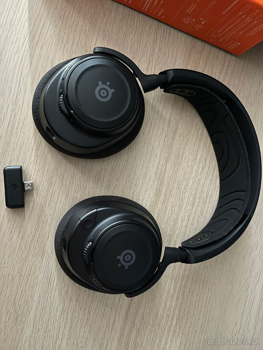 Herní sluchátka SteelSeries Arctis Nova 7