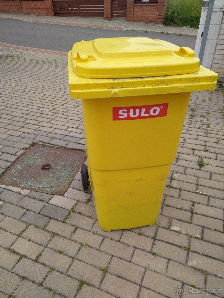 Popelnice 240 l na tříděný odpad.