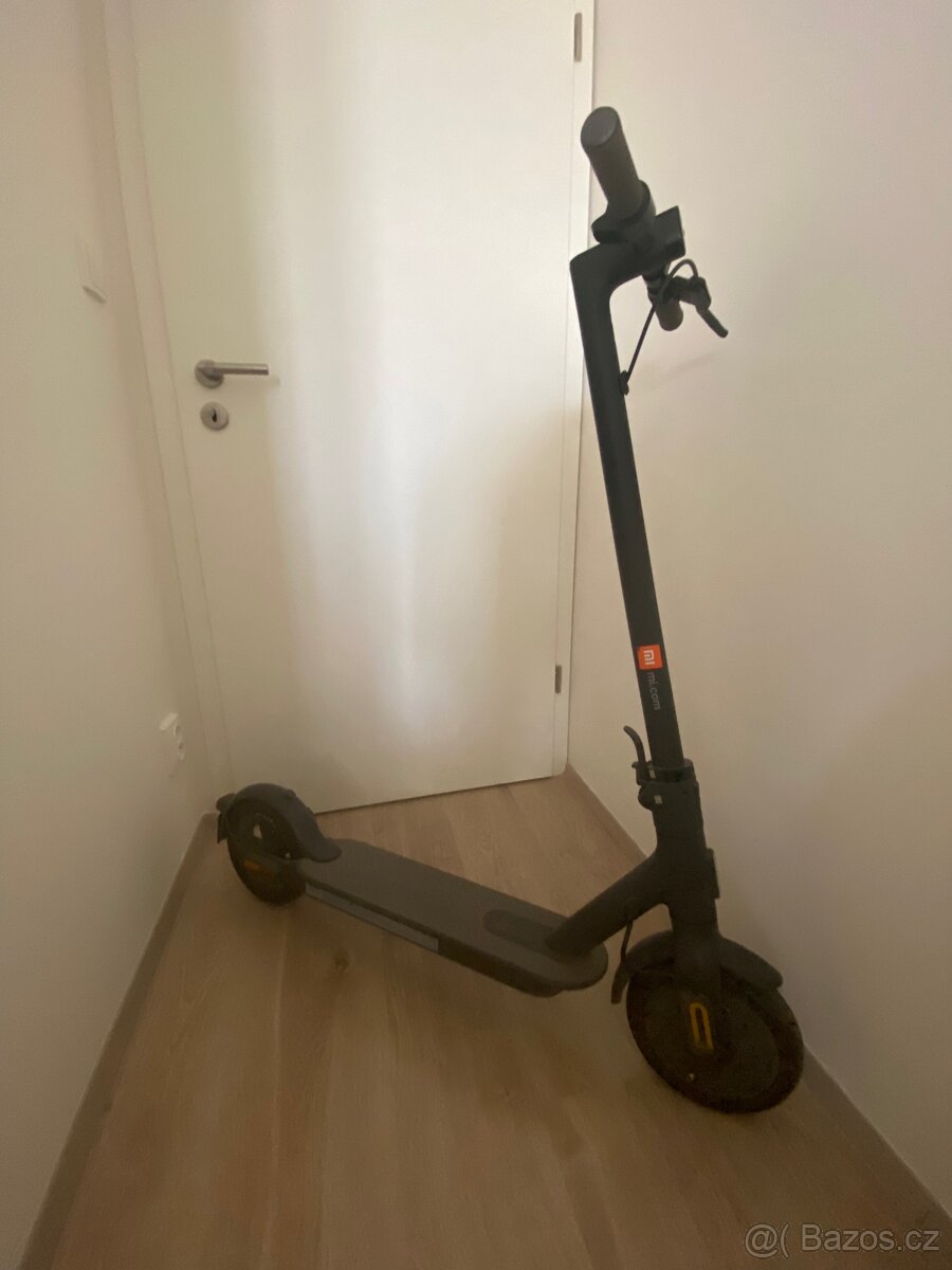 Xiaomi Mi Electric Scooter Essential