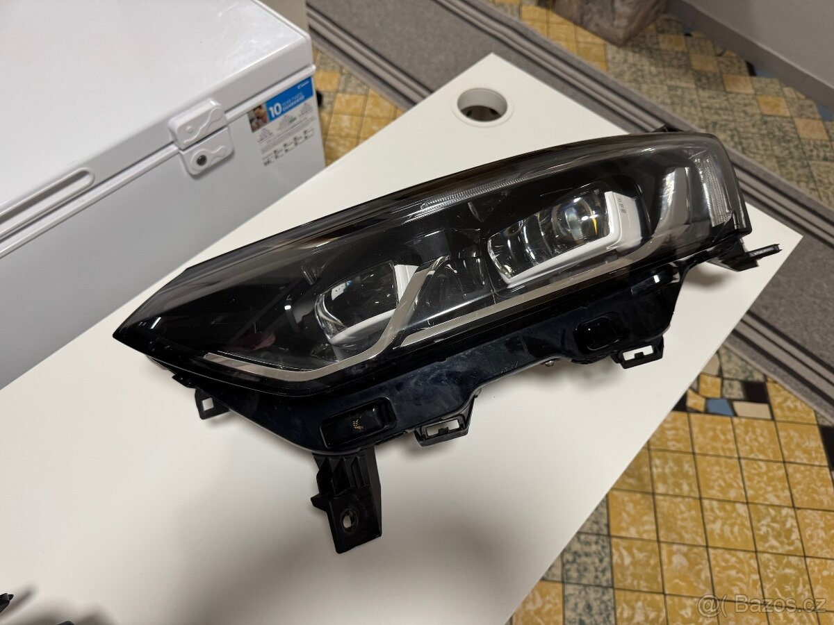 Přední světlomet RENAULT Koleos 260600731R