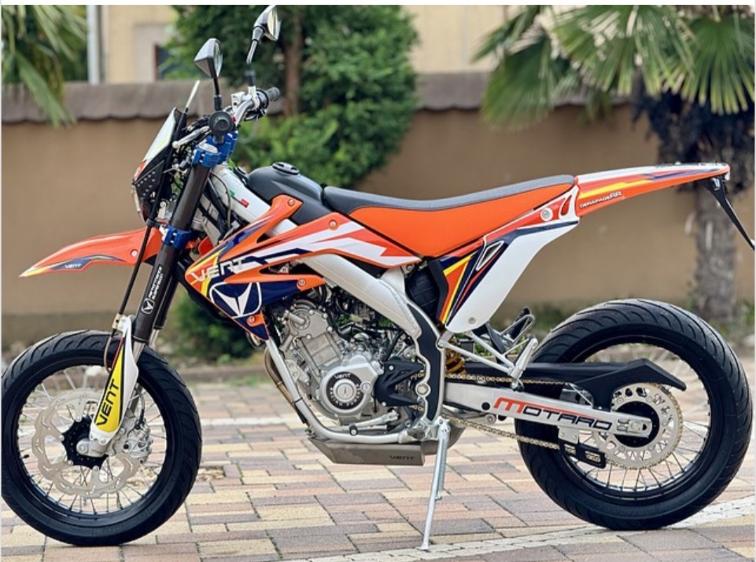 HONDA VENT125 4TAKT Supremoto