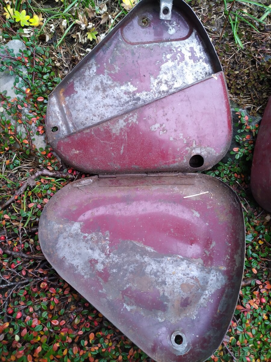 Nářaďový kastlík pérák