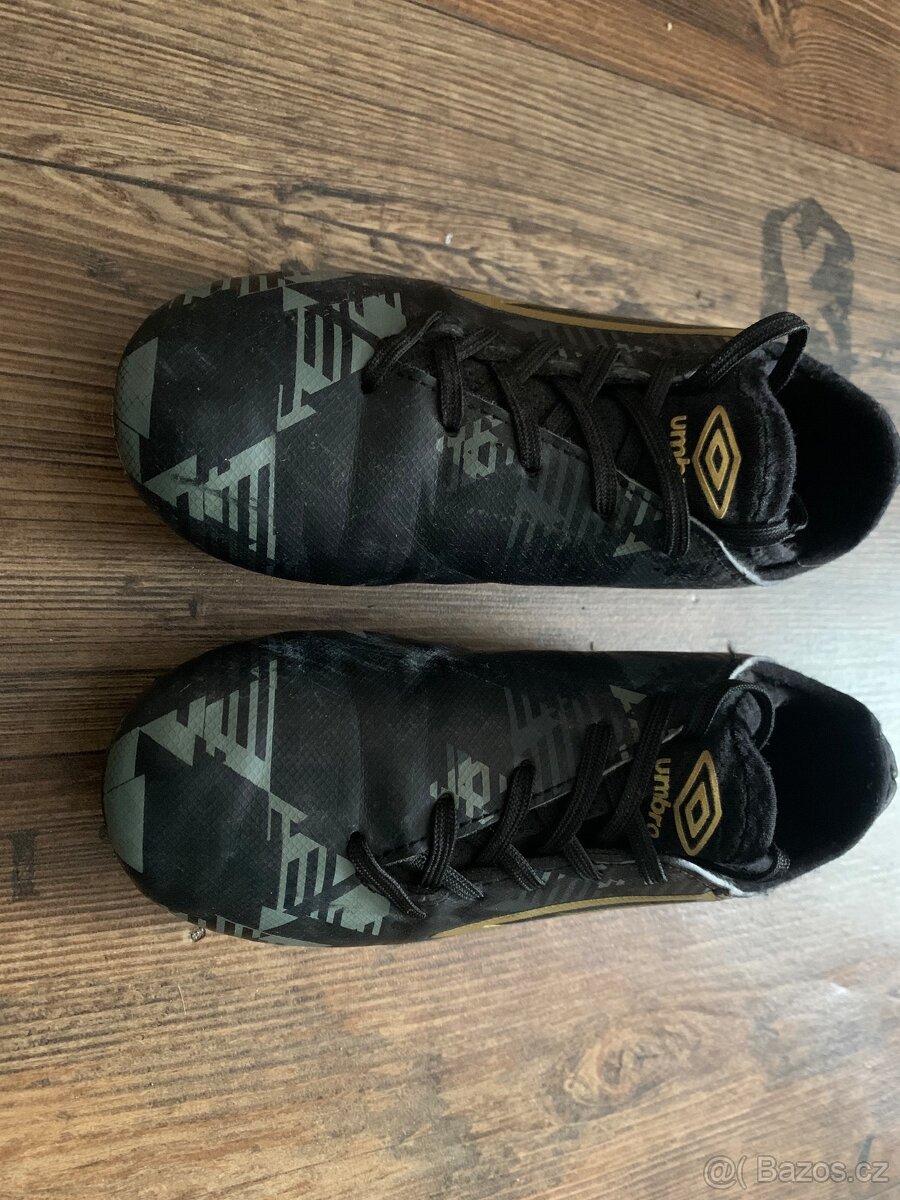 Dětské kopačky Umbro FORMATION II FG JR vel.31