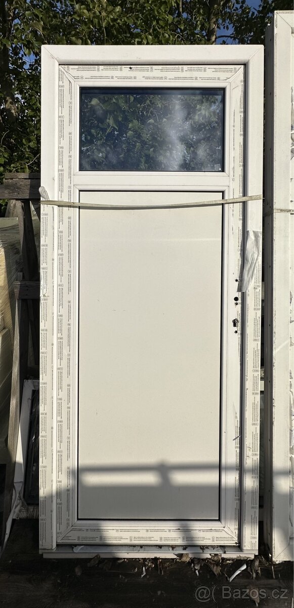 Plastové dvere vstupní 3 sklo, 920x2120
