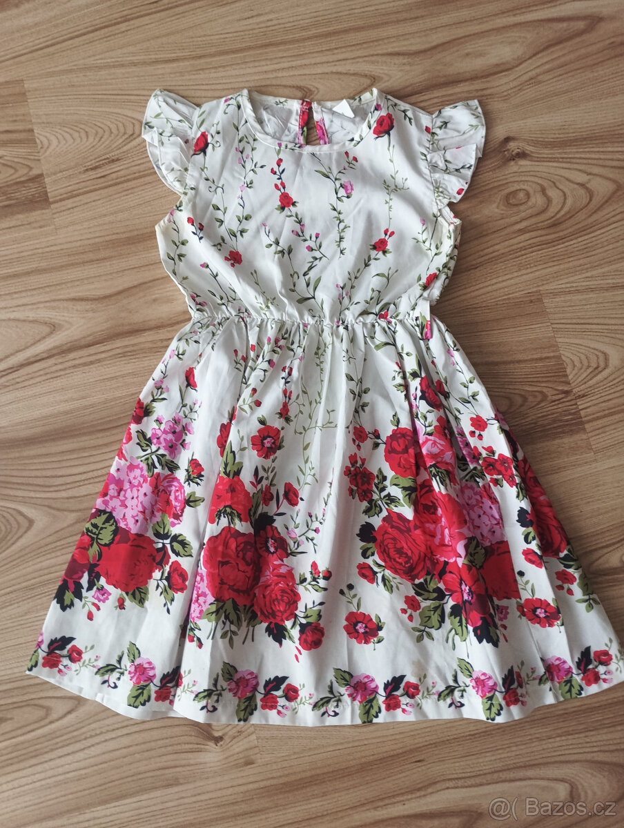 Dívčí šatečky a sukýnka