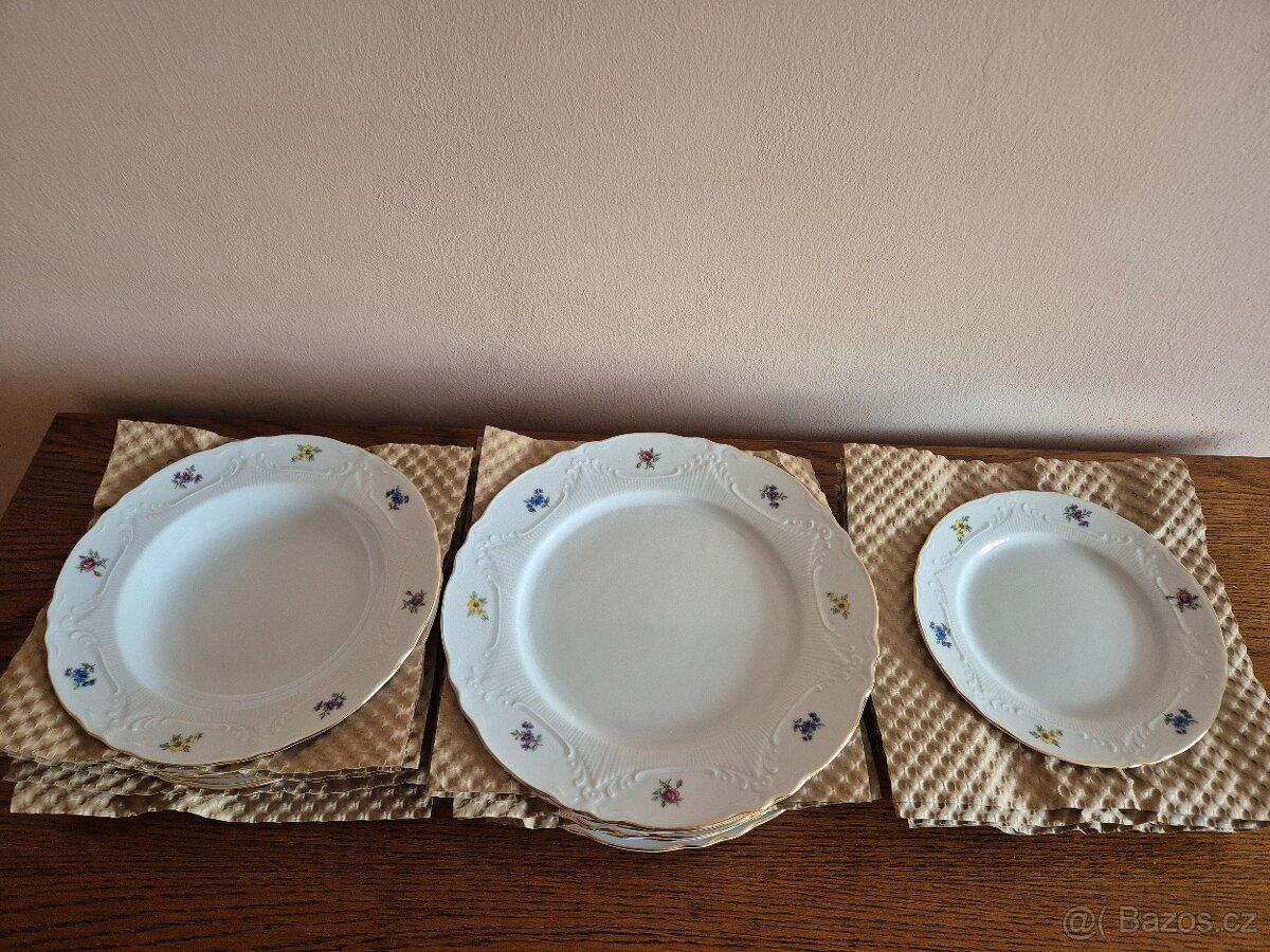 Talířová sada motiv kytičky zlatá linka THUN