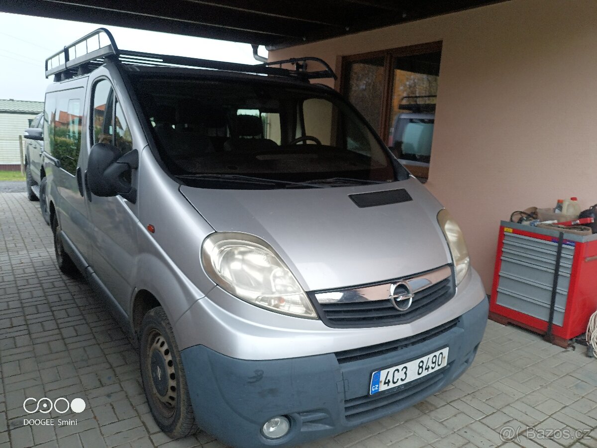 Opel Vivaro 2,0 combi,tažné zařízení
