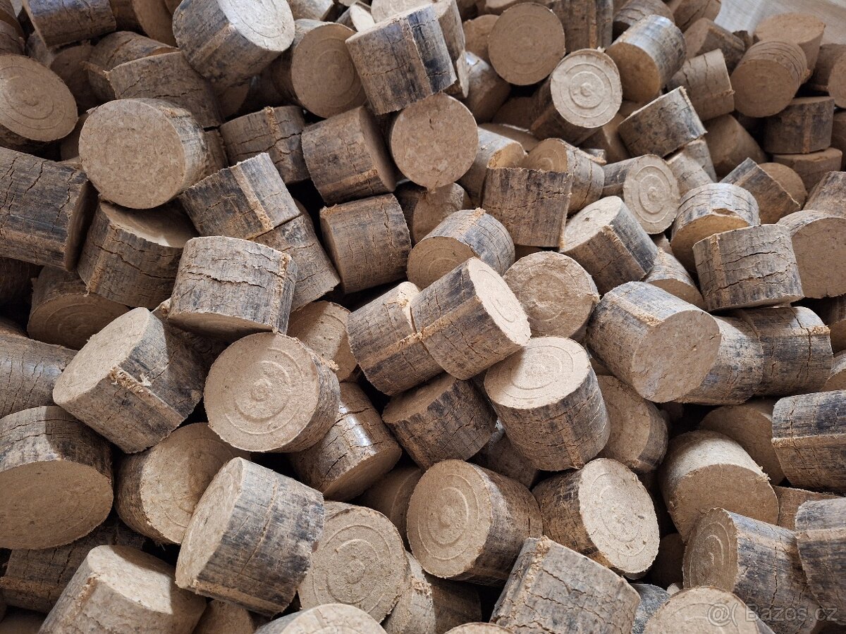 Prodám dřevěné brikety z tvrdého a vysušeného dřeva