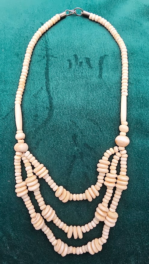 Náhrdelník slonová kost vlnky