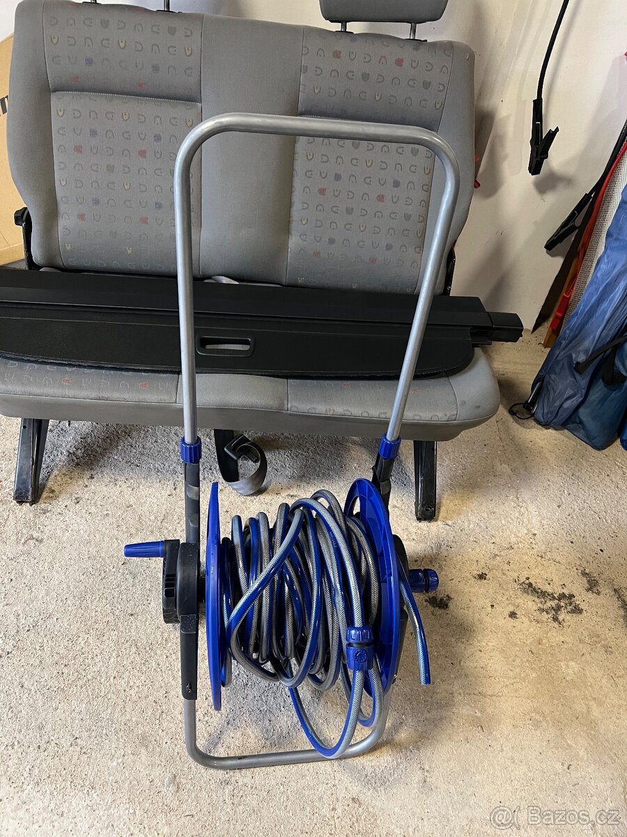 Prodám Zahradní Hadici na na vozíku 20m.