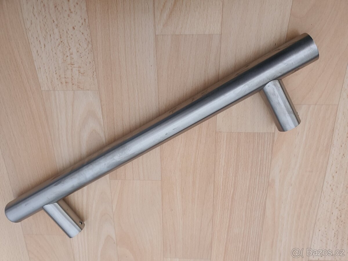 masivní nerez madlo na dveře 40cm
