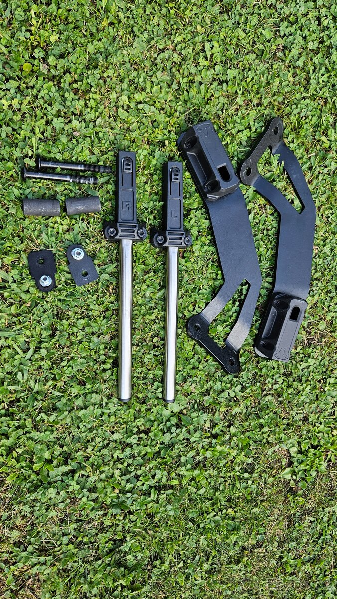 Sw - Motech drzaky / podpery pod brasny pro Yamaha MT - 09