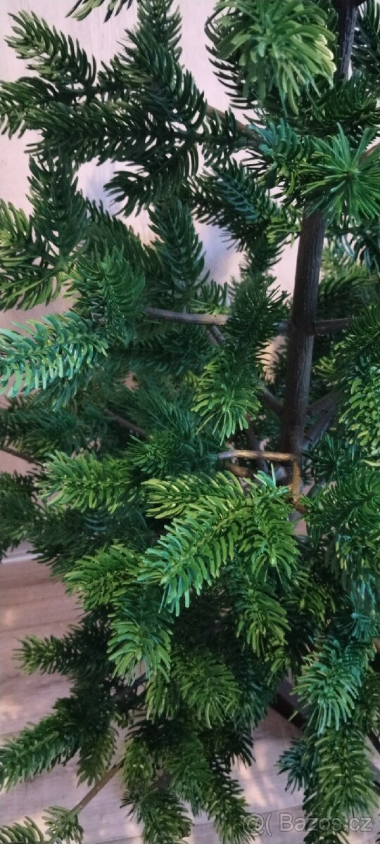 Stromeček vánoční umělý