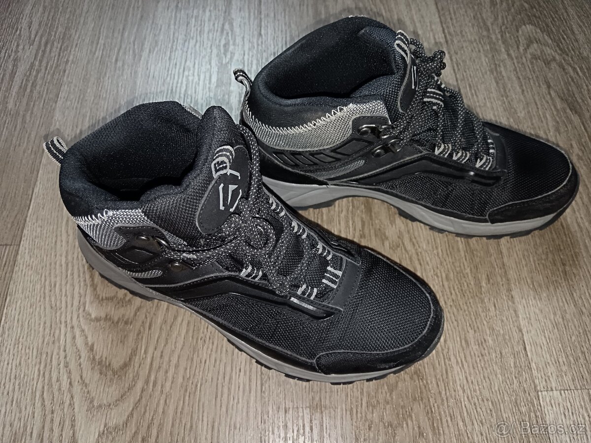 Černé trekingové boty Crivit vel. 39