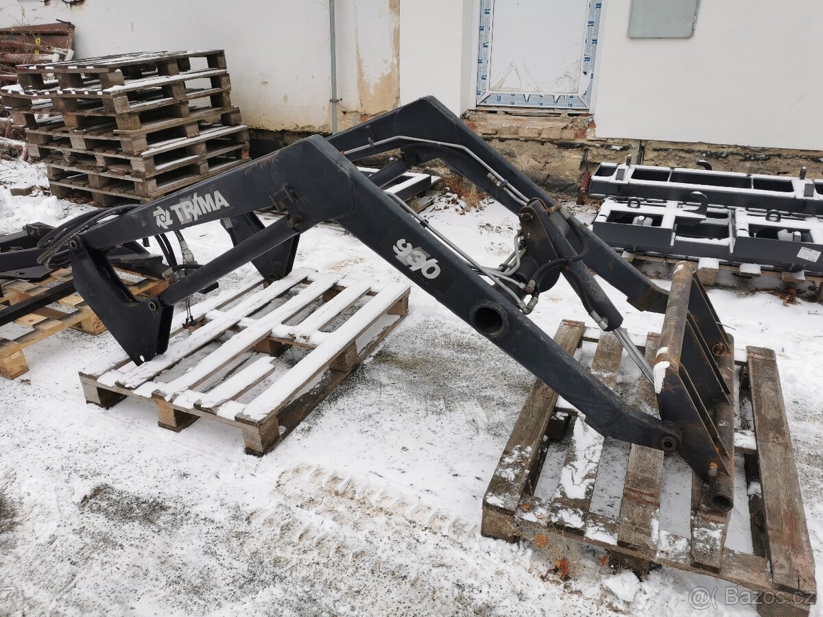 ČELNÍ NAKLADAČ NA ZETOR 7045 S LOPATOU