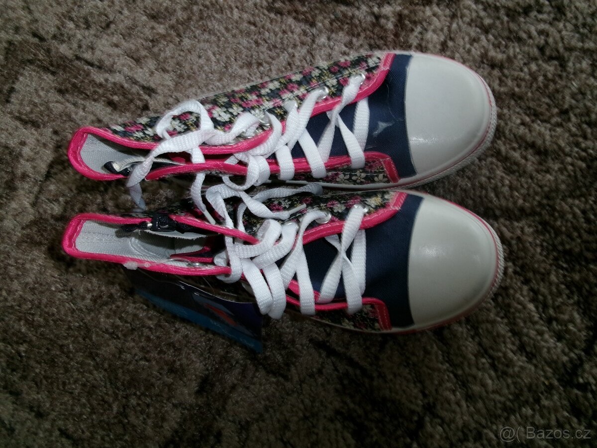 Prodám nové kotníkové tenisky