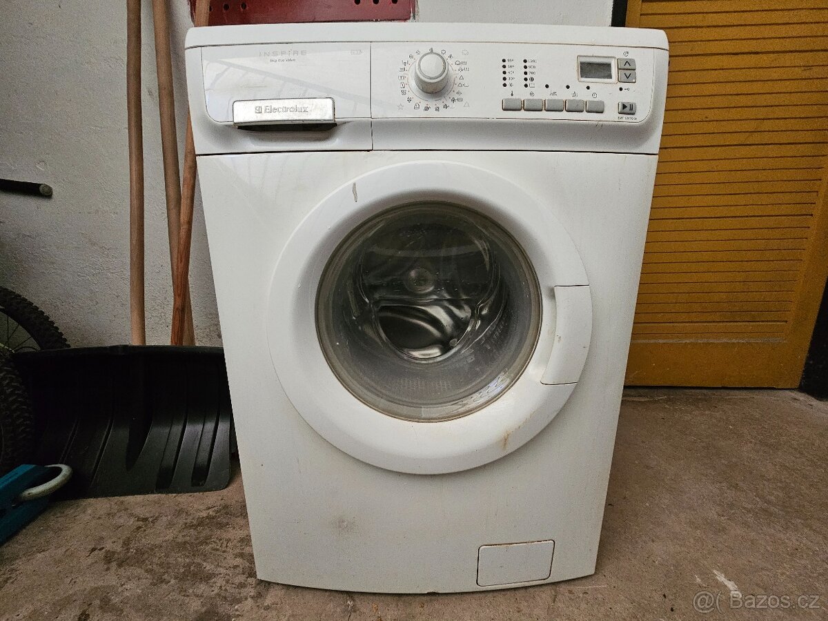 Pračka Indesit 60 cm