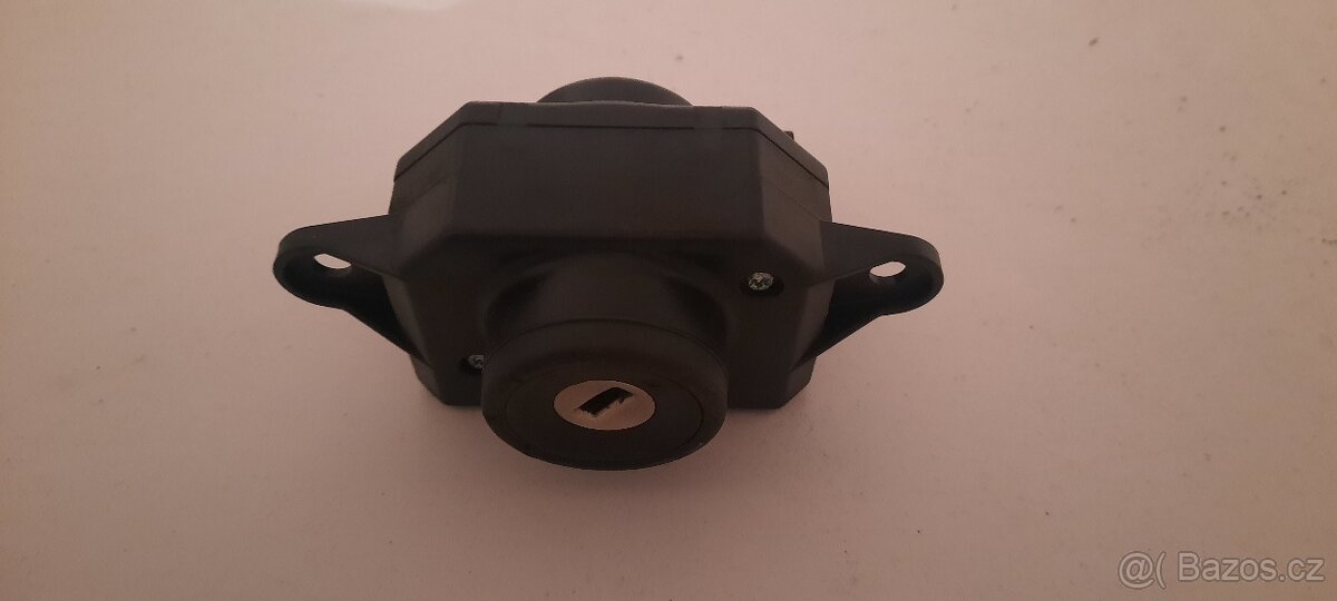 Spinaci skrinka audi a6 4f spinacka ctecka klice