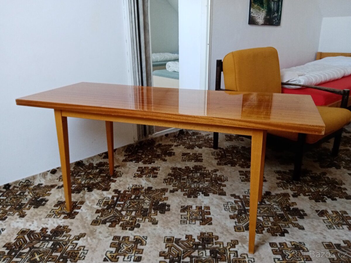 Konferenční stolek