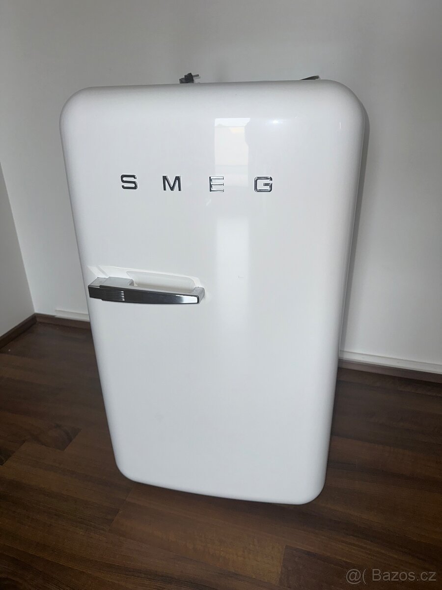 Lednice SMEG Retrostyle 135l - FAB10HRWH5