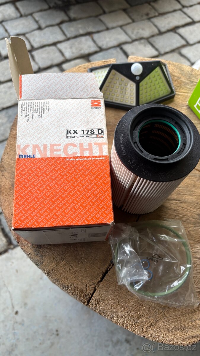 Naftový filtr Knecht Caddy,Octavie,Audi