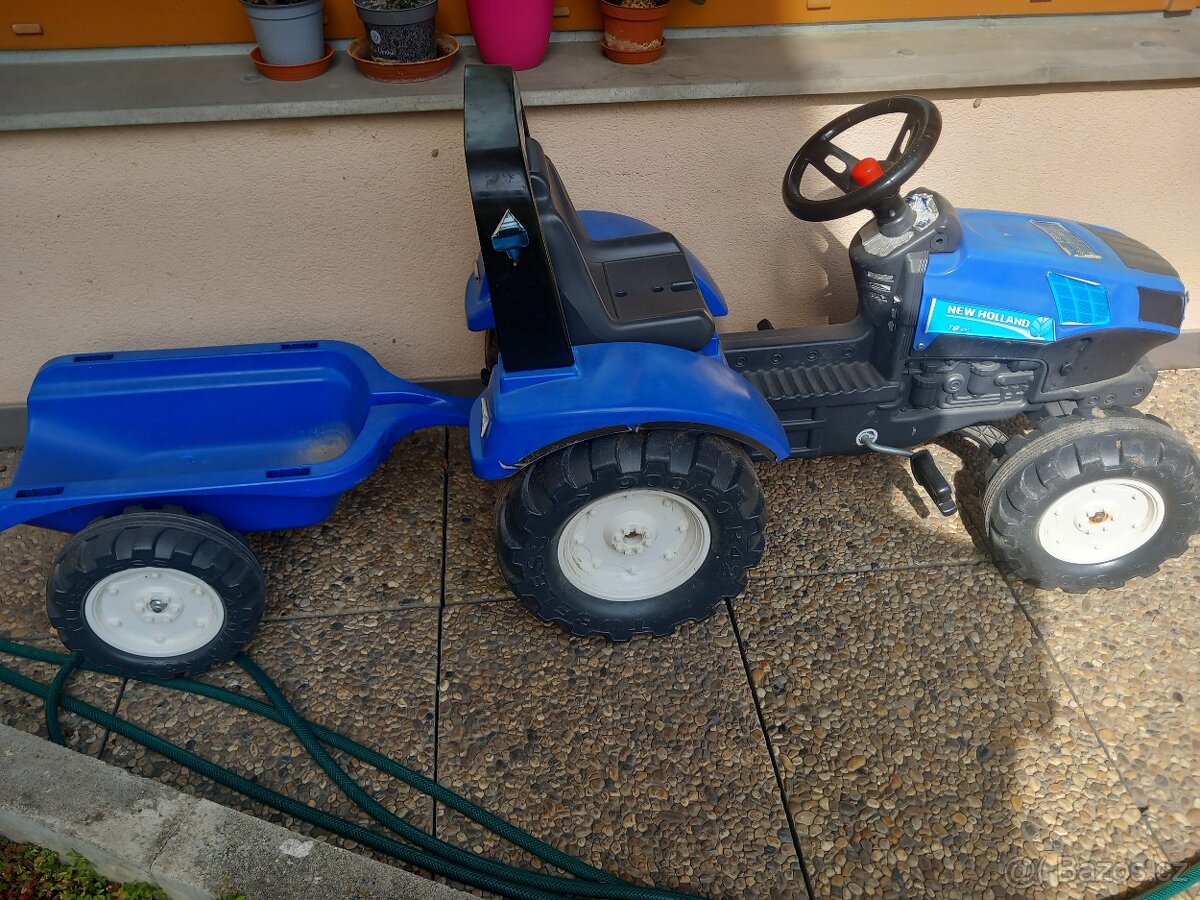 Šlapací traktůrek s vozikem