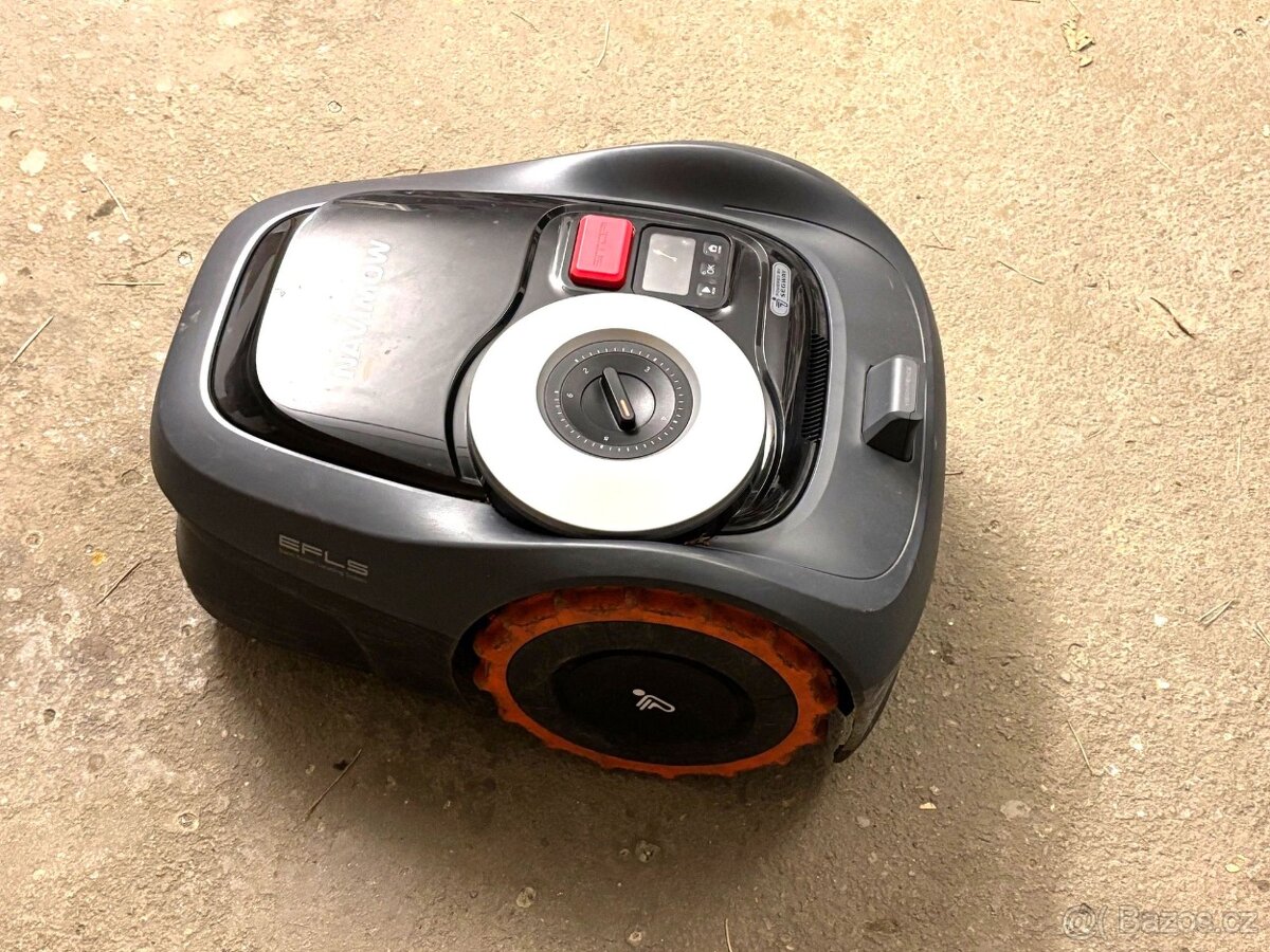 Robotická sekačka Segway Navimow i108E