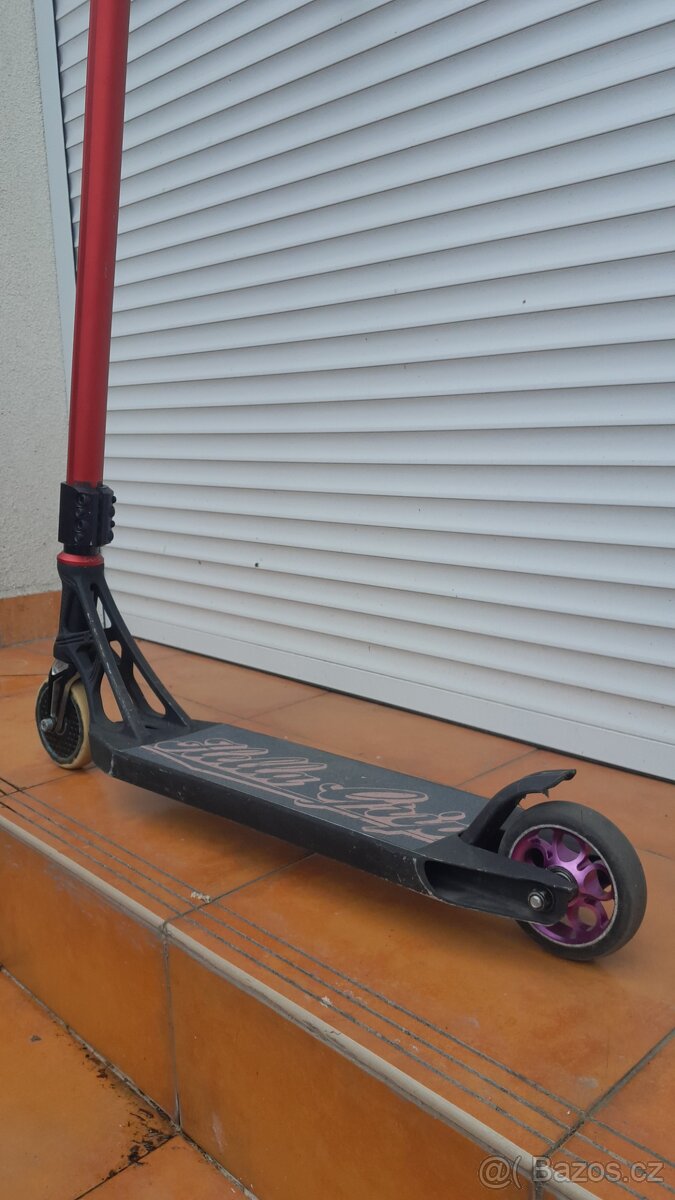 Custom freestyle koloběžka