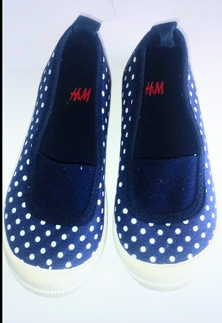 25 H&M letní Tenisky dívčí plátěnky boty s gumkou