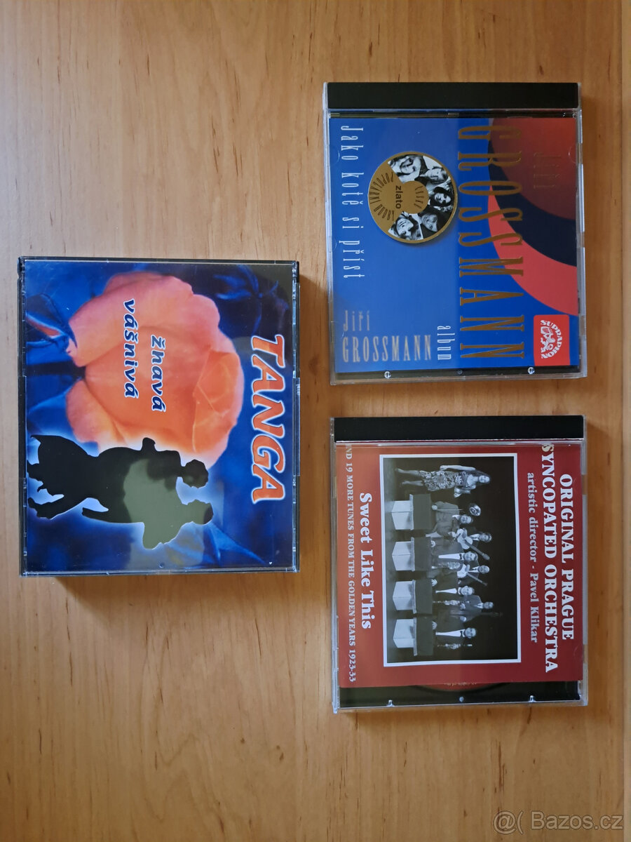 3 kusy různorodých CD