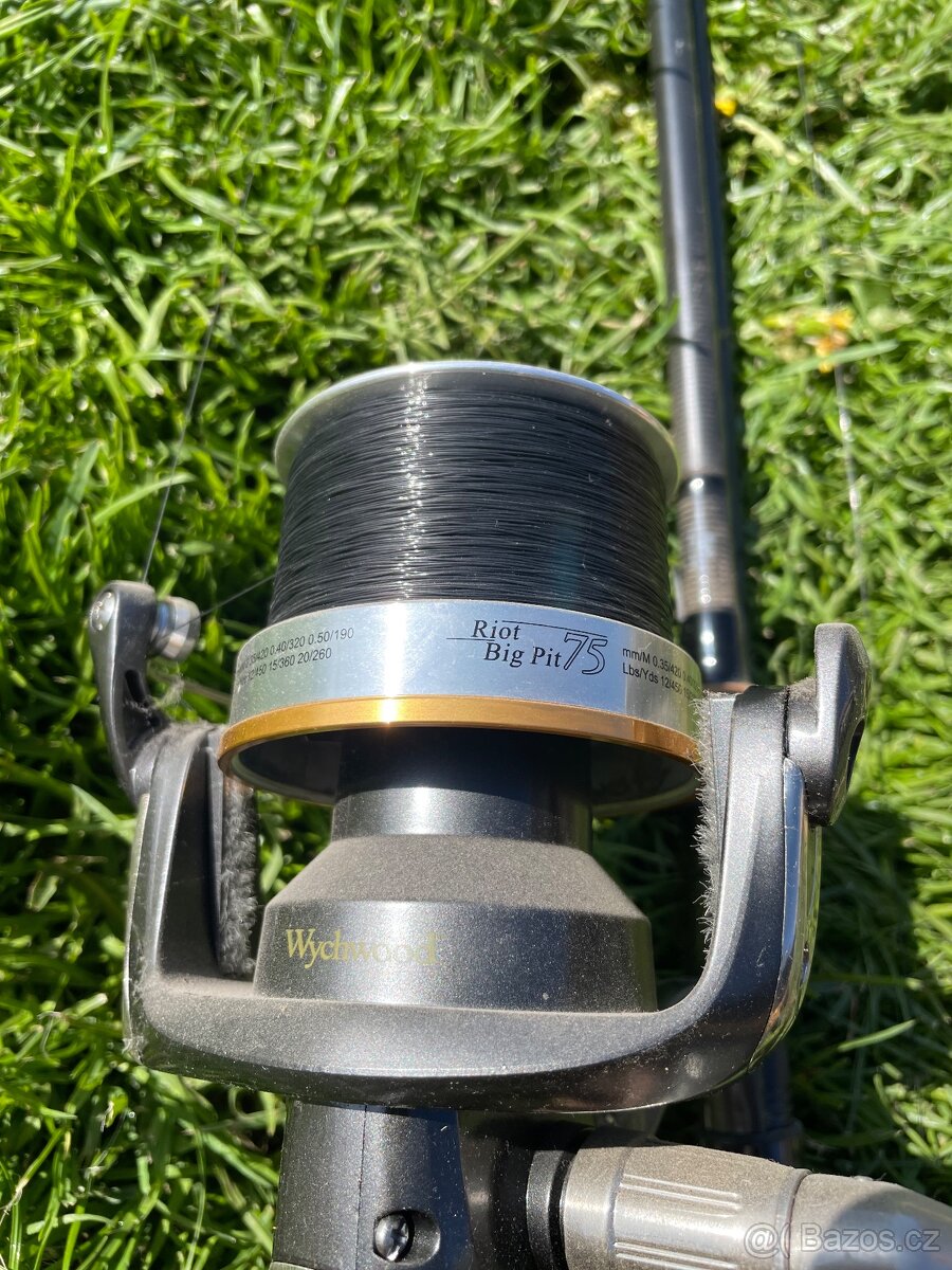 Wychwood Riot cork 3,6m + Big pit 75